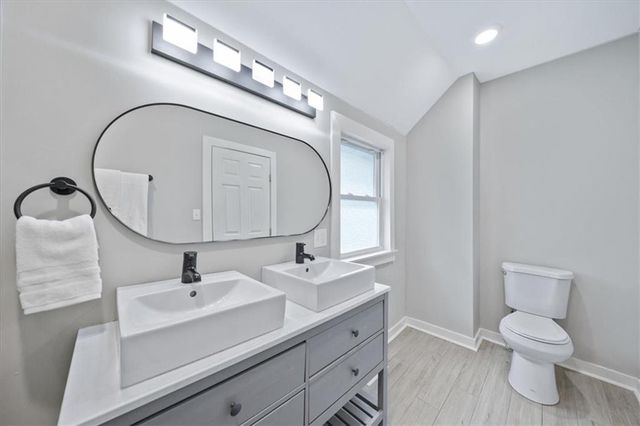 1015 W 29th Street, Kansas City, MO 64108