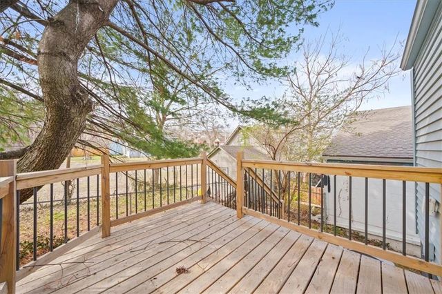 1015 W 29th Street, Kansas City, MO 64108