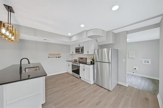 1015 W 29th Street, Kansas City, MO 64108