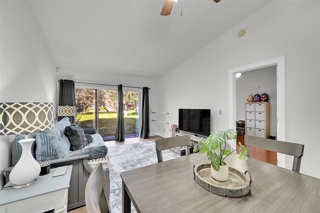 2351 NW 37th Ave, Pompano Beach, FL 33066