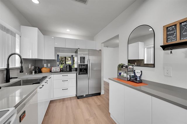 2351 NW 37th Ave, Pompano Beach, FL 33066