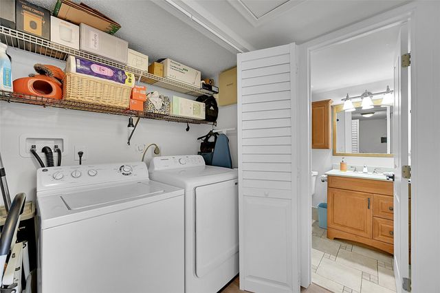 2351 NW 37th Ave, Pompano Beach, FL 33066