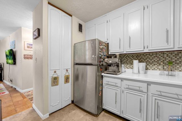 555 North Avenue 23C, Fort Lee, NJ 07024