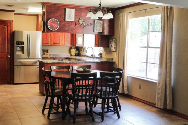 1605 Winchester Way, Bedford, TX 76022