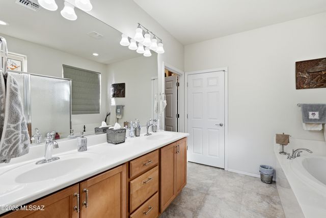 13988 E Huppenthal Boulevard, Vail, AZ 85641
