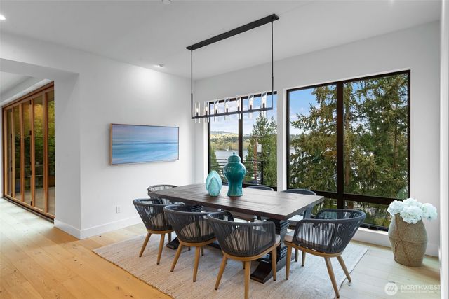 9818 SE 42nd Place, Mercer Island, WA 98040