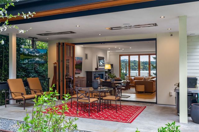 9818 SE 42nd Place, Mercer Island, WA 98040