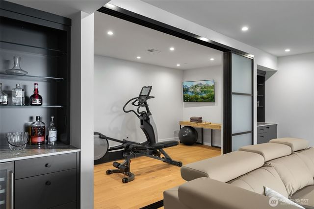 9818 SE 42nd Place, Mercer Island, WA 98040
