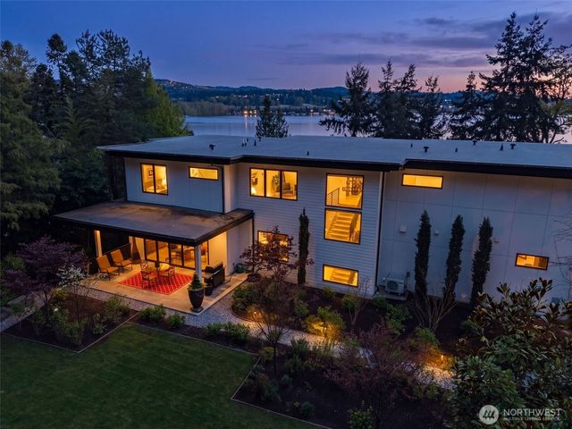 9818 SE 42nd Place, Mercer Island, WA 98040