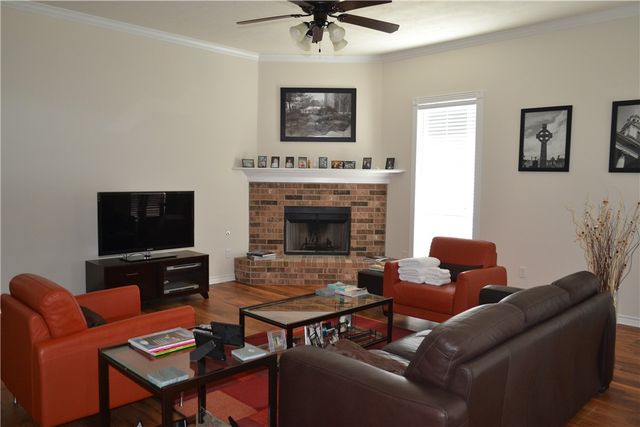 1014 Emerald Dove Avenue, College Station, TX 77845