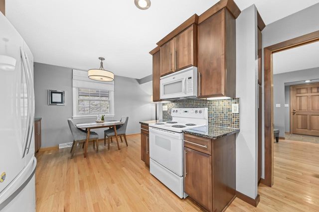 10336 W Park Ridge AVENUE, Wauwatosa, WI 53222