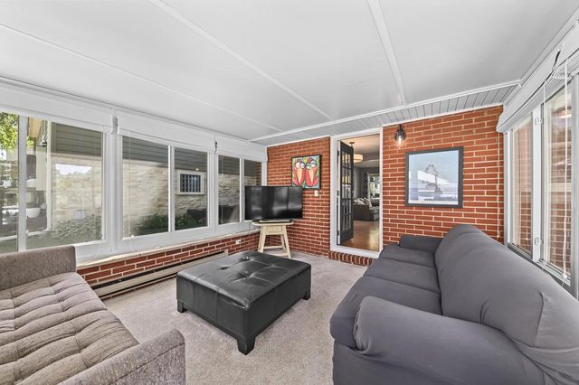 10336 W Park Ridge AVENUE, Wauwatosa, WI 53222
