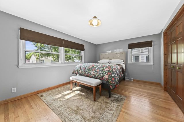 10336 W Park Ridge AVENUE, Wauwatosa, WI 53222