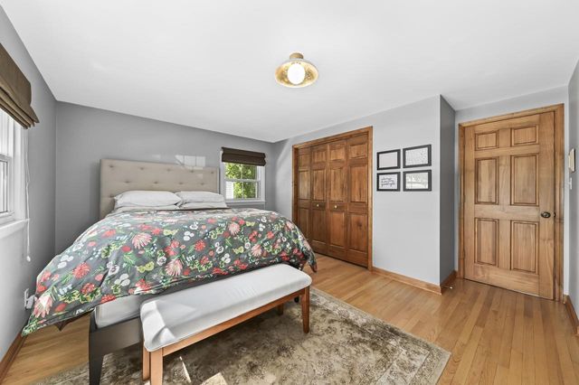 10336 W Park Ridge AVENUE, Wauwatosa, WI 53222