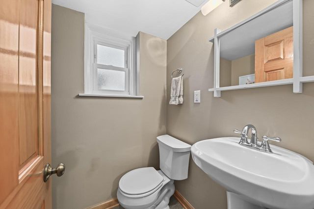 10336 W Park Ridge AVENUE, Wauwatosa, WI 53222