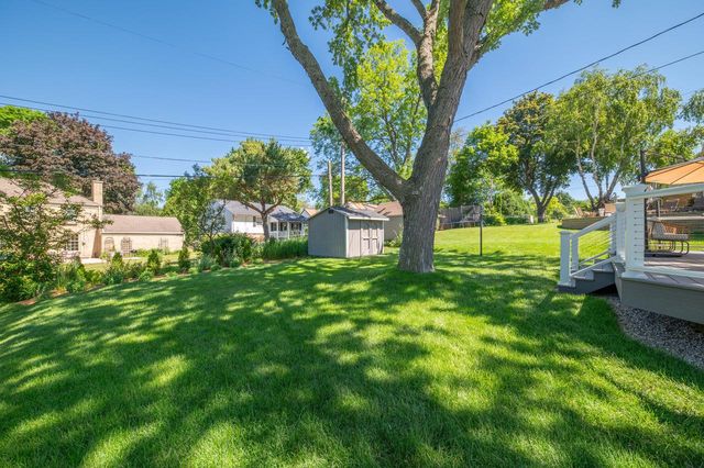 10336 W Park Ridge AVENUE, Wauwatosa, WI 53222