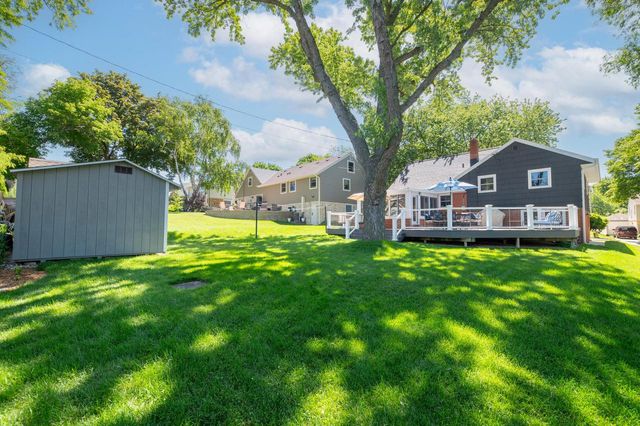 10336 W Park Ridge AVENUE, Wauwatosa, WI 53222