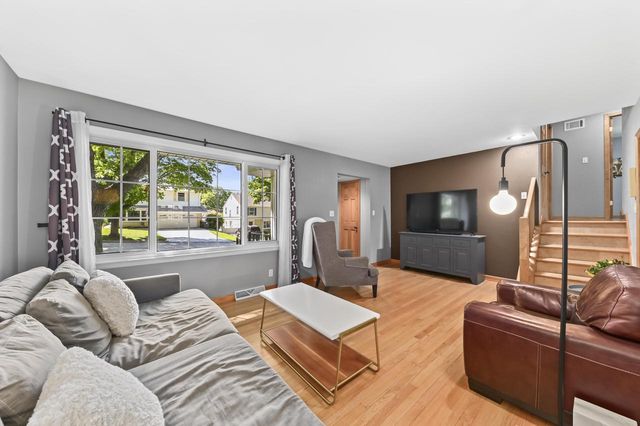 10336 W Park Ridge AVENUE, Wauwatosa, WI 53222