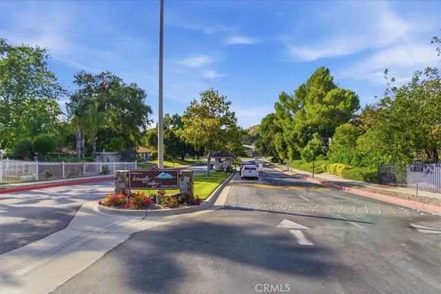 26831 Avenue Of The Oaks A, Newhall, CA 91321