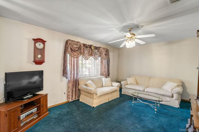 528 Lake Court 528, Middle Island, NY 11953