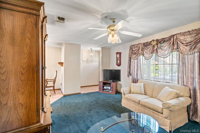 528 Lake Court 528, Middle Island, NY 11953