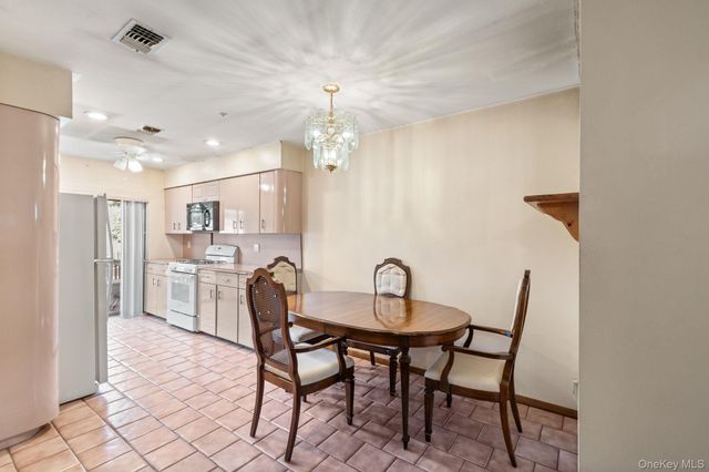 528 Lake Court 528, Middle Island, NY 11953