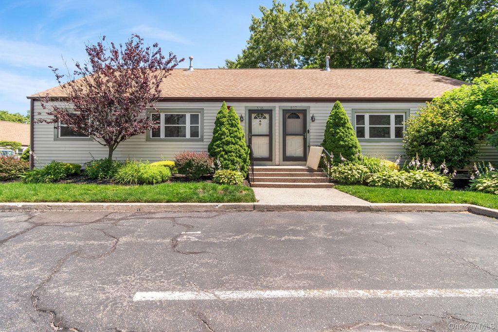 528 Lake Court 528, Middle Island, NY 11953