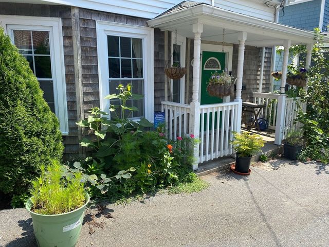 8 May St, Beverly, MA 01915