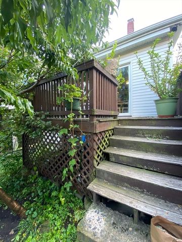 8 May St, Beverly, MA 01915