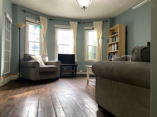 8 May St, Beverly, MA 01915