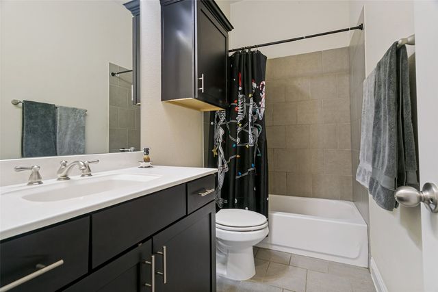 2662 Sherwood Drive, Lewisville, TX 75067