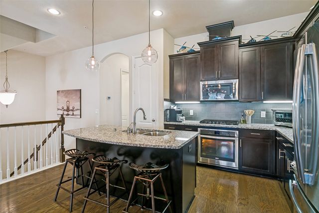 2662 Sherwood Drive, Lewisville, TX 75067