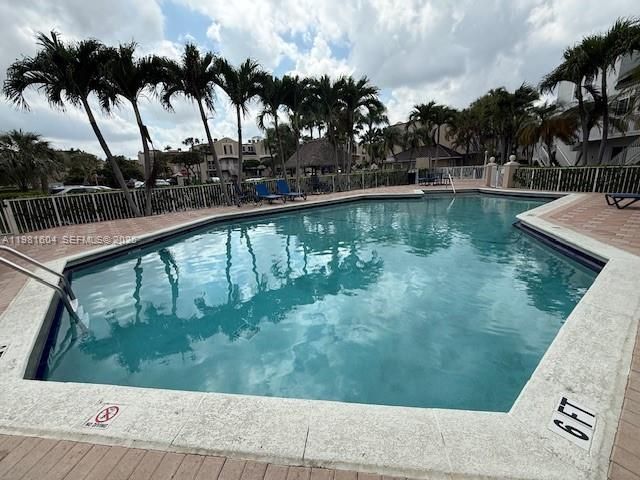 8665 NW 6th Ln 1-103, Miami, FL 33126