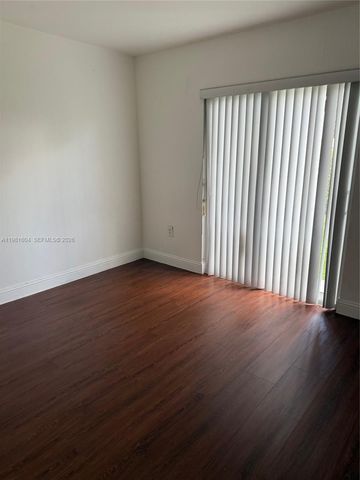 8665 NW 6th Ln 1-103, Miami, FL 33126