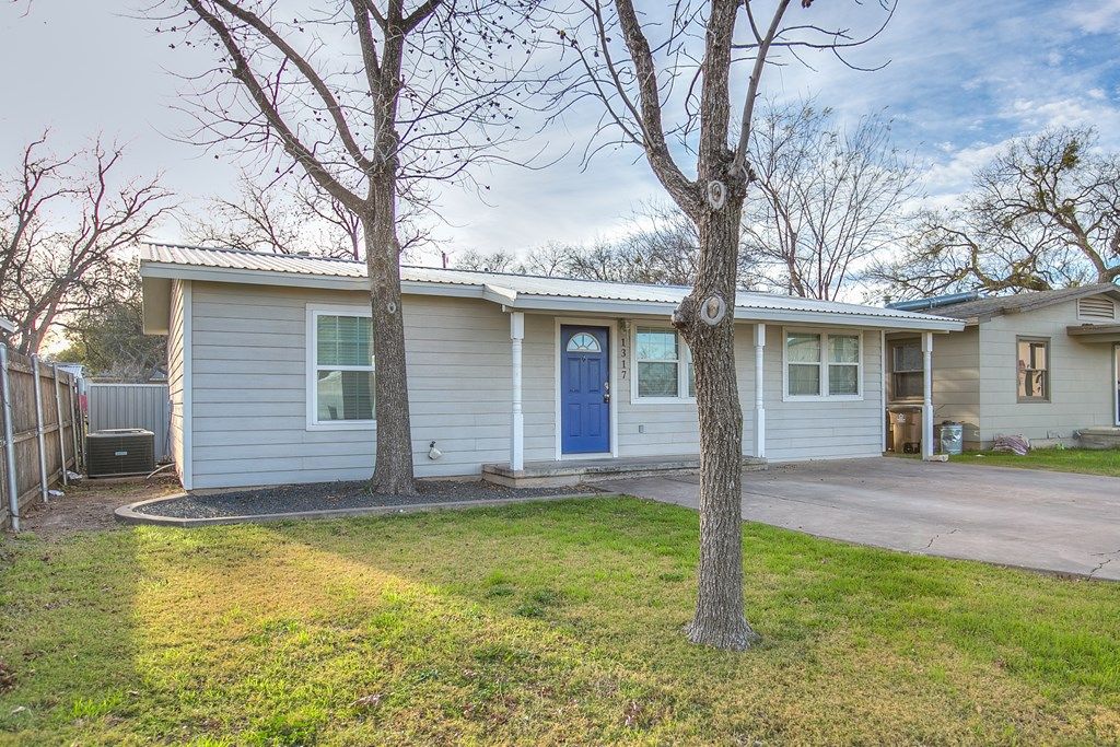 Image 27 of property listing at 1317 N Garfield St, San Angelo, TX 76901