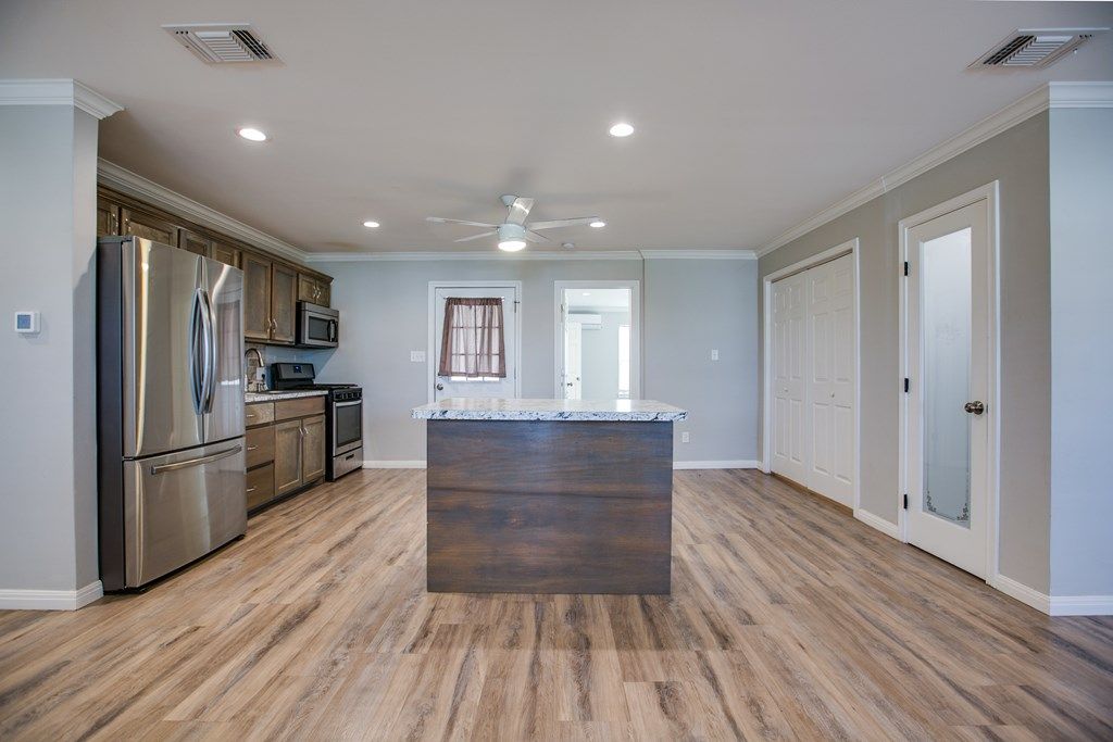 Image 3 of property listing at 1317 N Garfield St, San Angelo, TX 76901