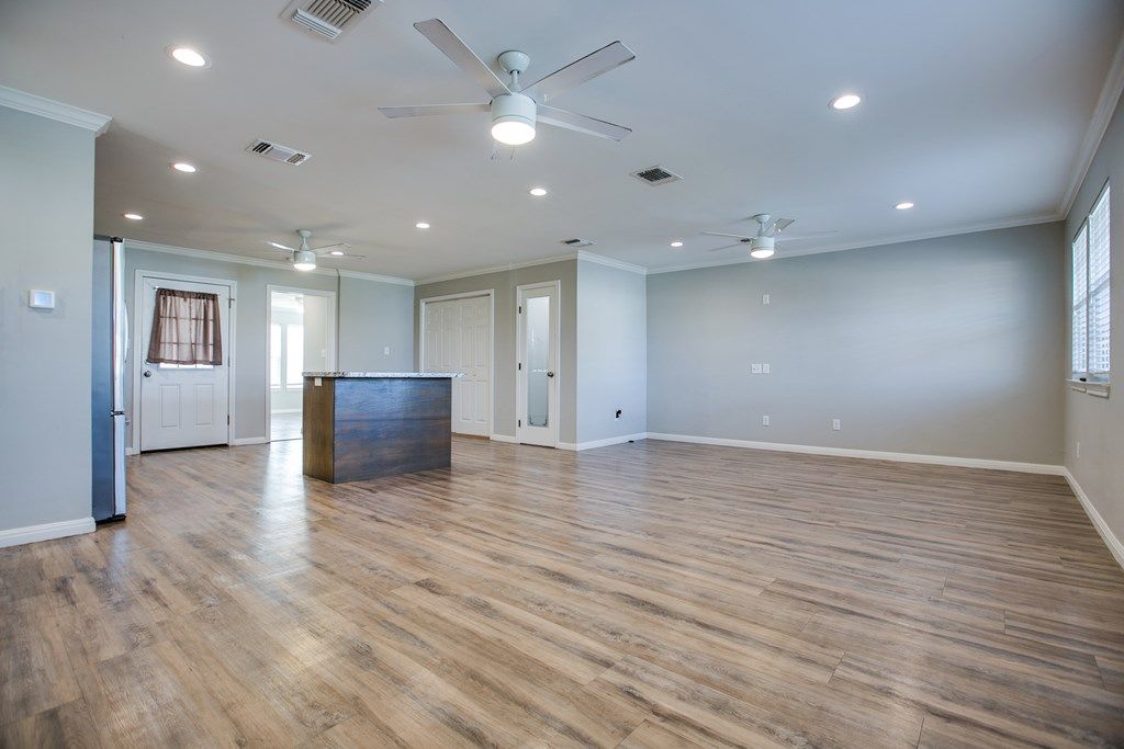 Image 8 of property listing at 1317 N Garfield St, San Angelo, TX 76901