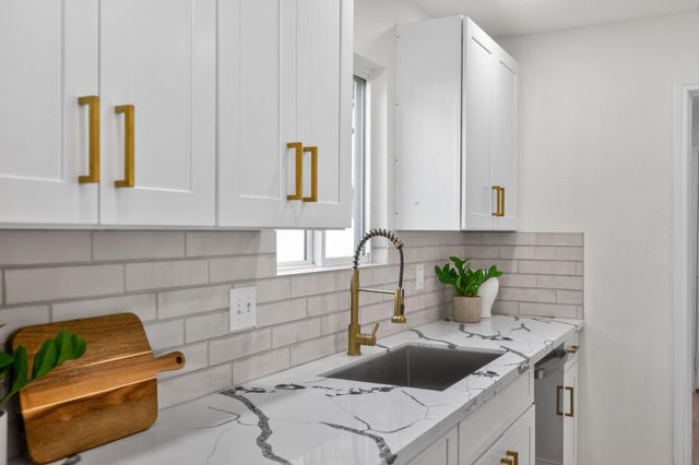 6207 Rollingbrook Drive, Houston, TX 77096