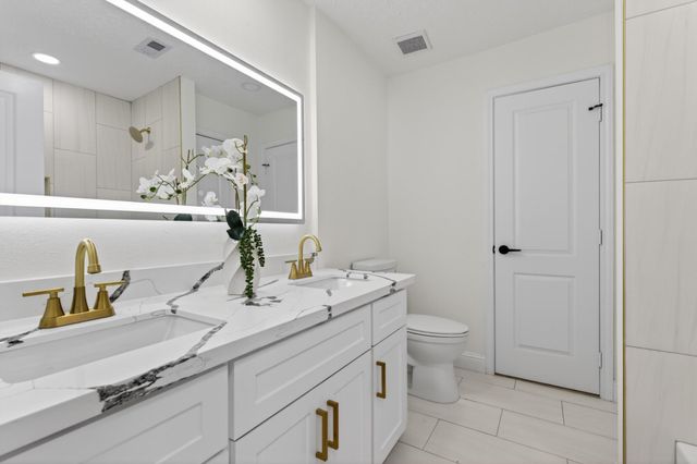 6207 Rollingbrook Drive, Houston, TX 77096