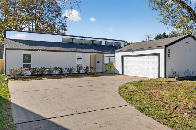 6207 Rollingbrook Drive, Houston, TX 77096