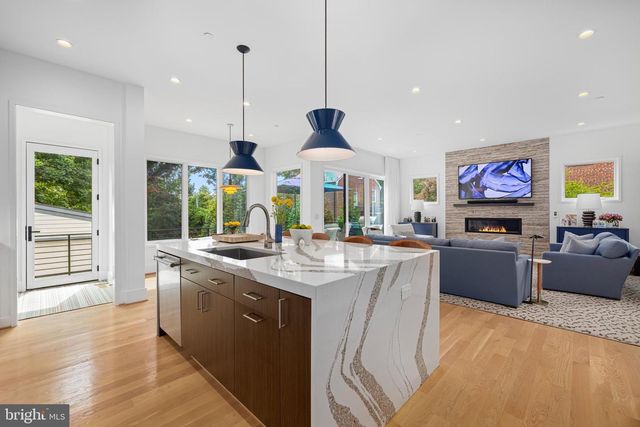 5624 SHERIER PL NW, Washington, DC 20016