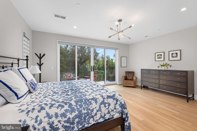 5624 SHERIER PL NW, Washington, DC 20016