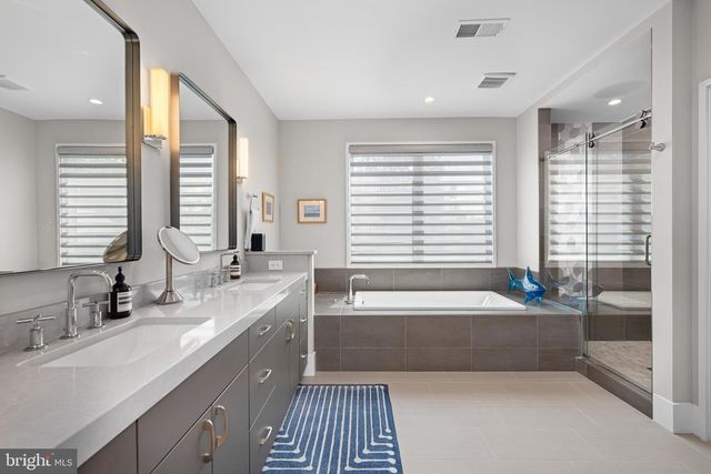 5624 SHERIER PL NW, Washington, DC 20016