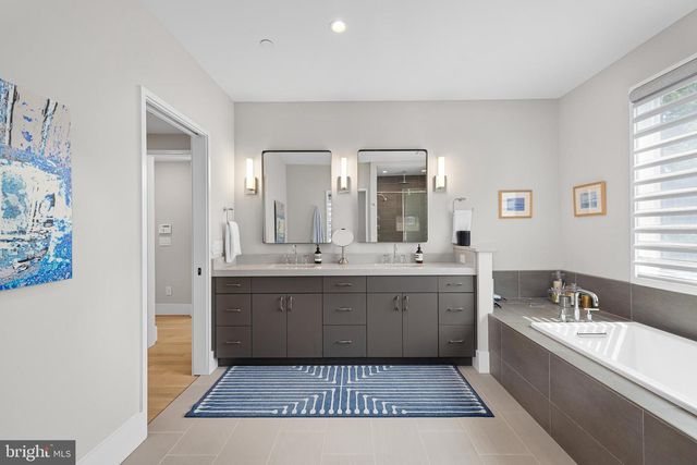 5624 SHERIER PL NW, Washington, DC 20016