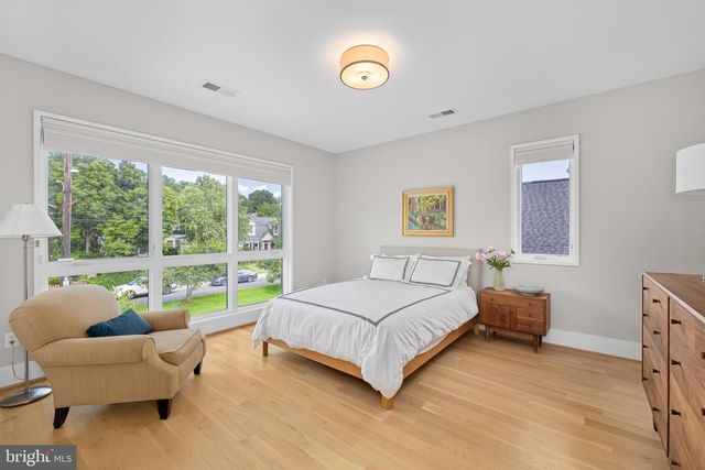 5624 SHERIER PL NW, Washington, DC 20016