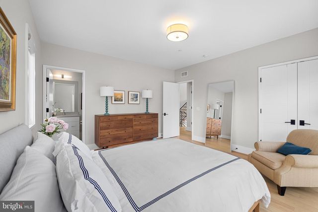 5624 SHERIER PL NW, Washington, DC 20016