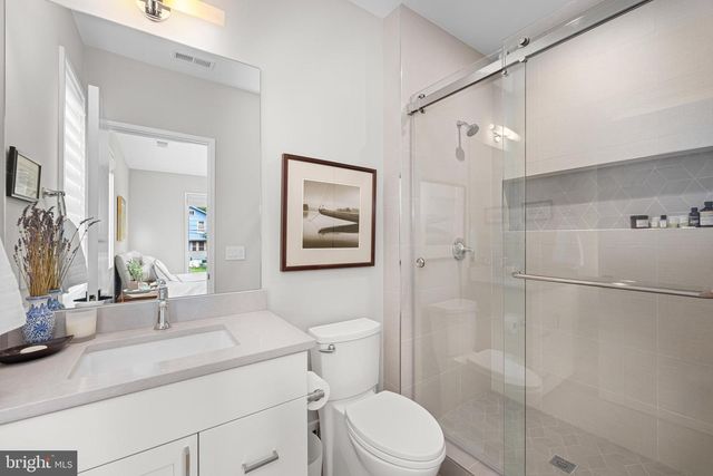 5624 SHERIER PL NW, Washington, DC 20016