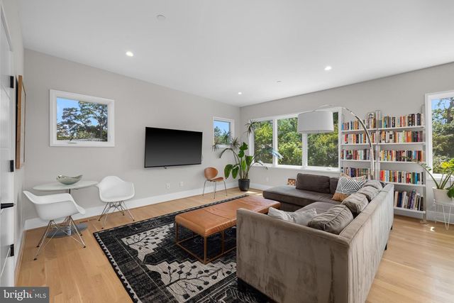 5624 SHERIER PL NW, Washington, DC 20016