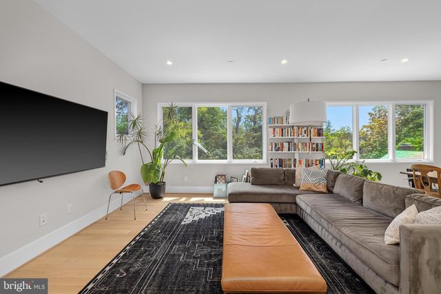 5624 SHERIER PL NW, Washington, DC 20016