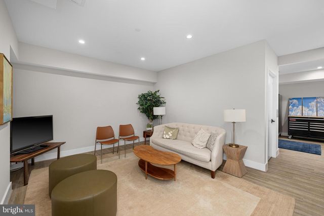 5624 SHERIER PL NW, Washington, DC 20016